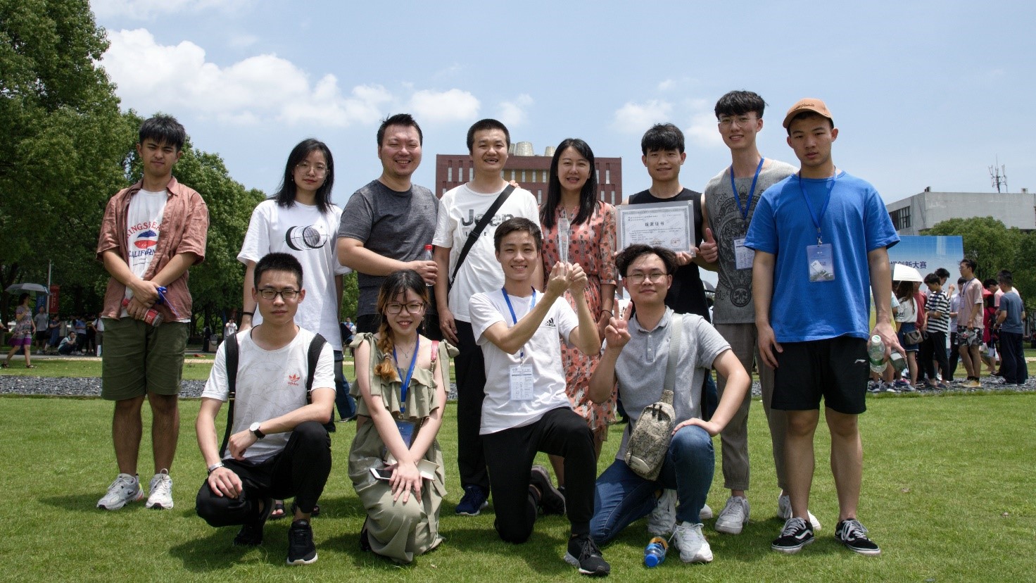 59白菜专区论坛获奖师生合影